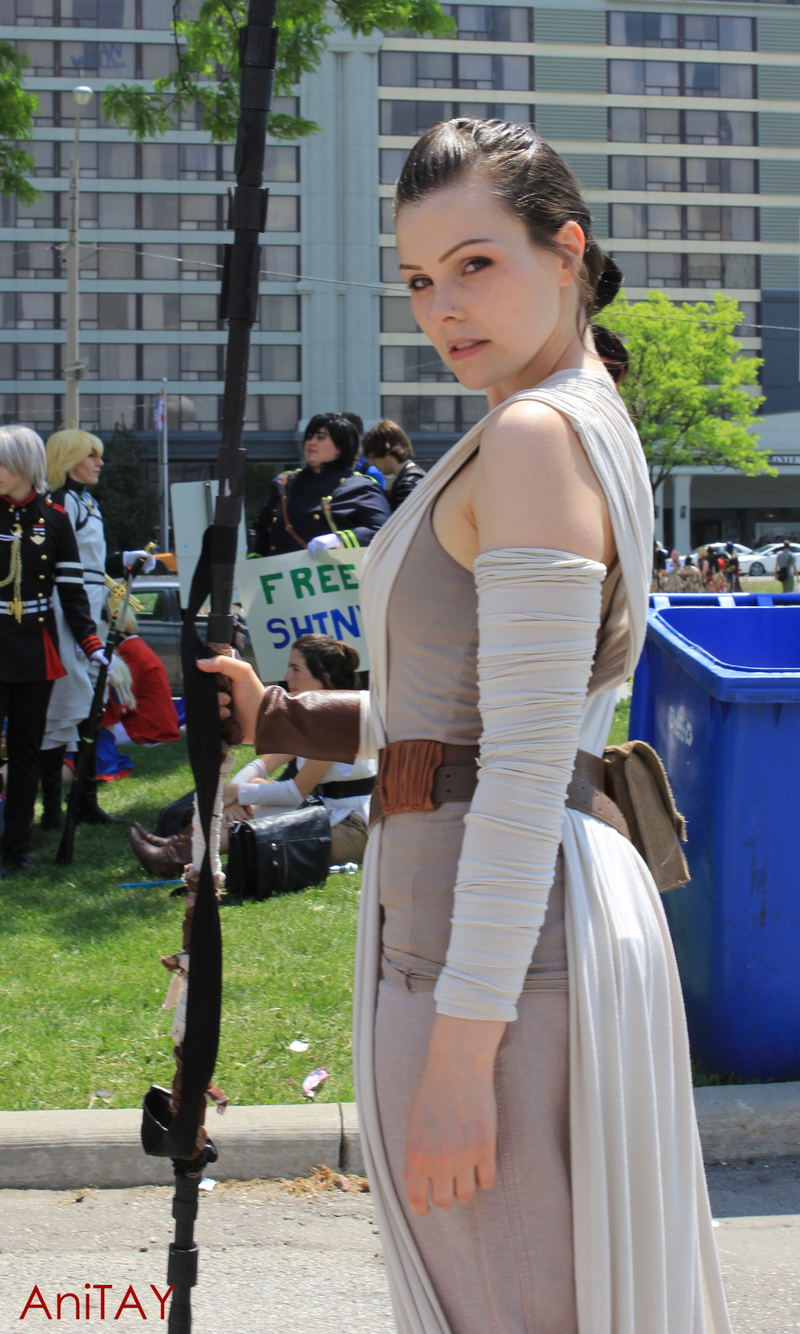 Cosplayer Nanami as Rey - Star Wars